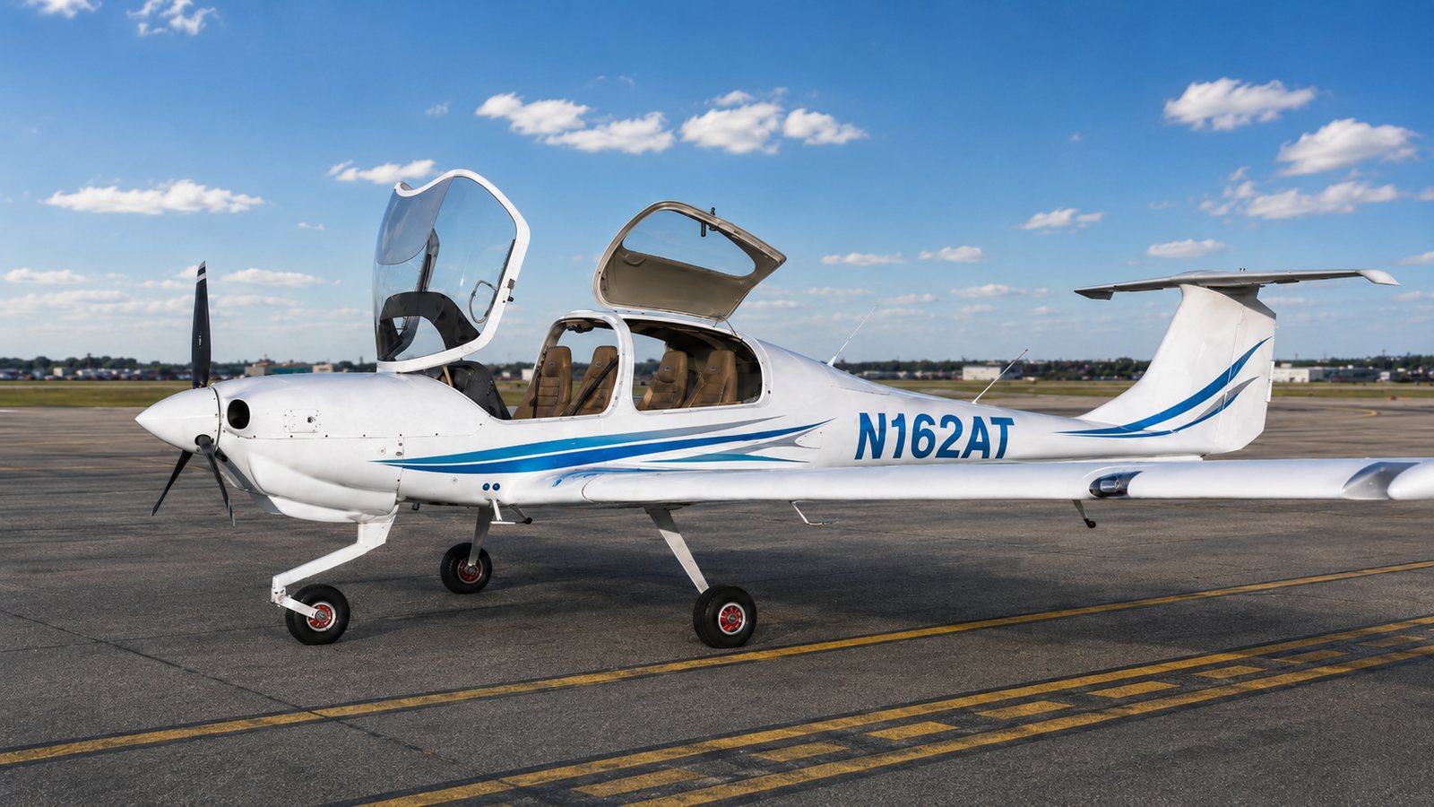 N162AT — Diamond DA40 NG with G1000 NXi glass cockpit at KCHS