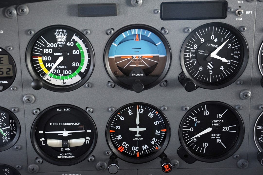 Steam gauge analog cockpit